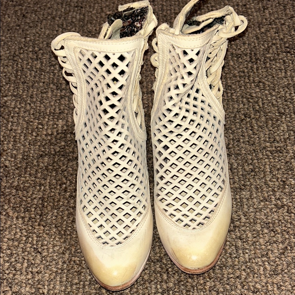 Freebirds Elegant Cream Women's booties